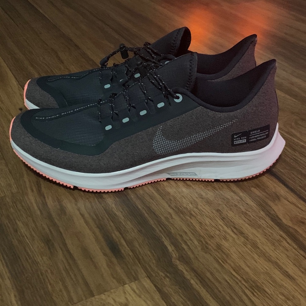 NIKE WOMEN'S AIR ZOOM PEGASUS 34 SHIELD
